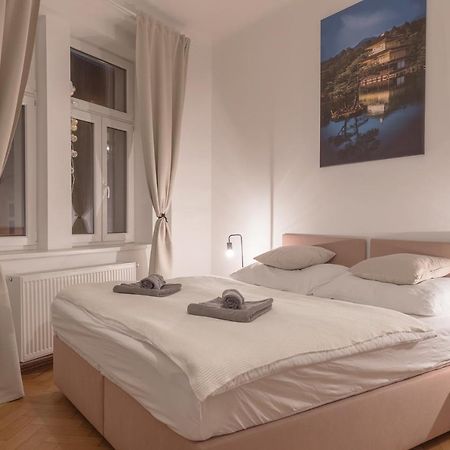 Skolska Junior Apartment Praga Zewnętrze zdjęcie