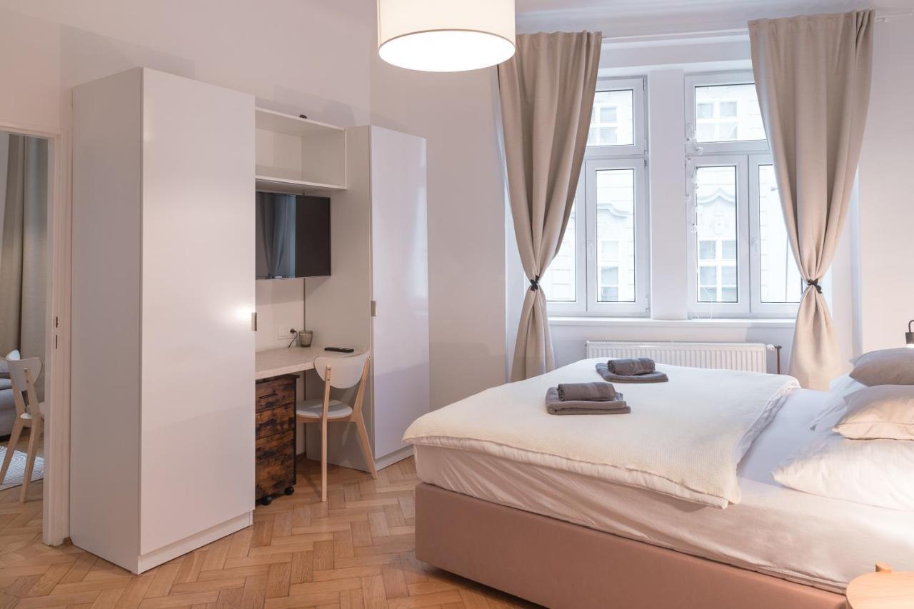 Skolska Junior Apartment Praga Zewnętrze zdjęcie