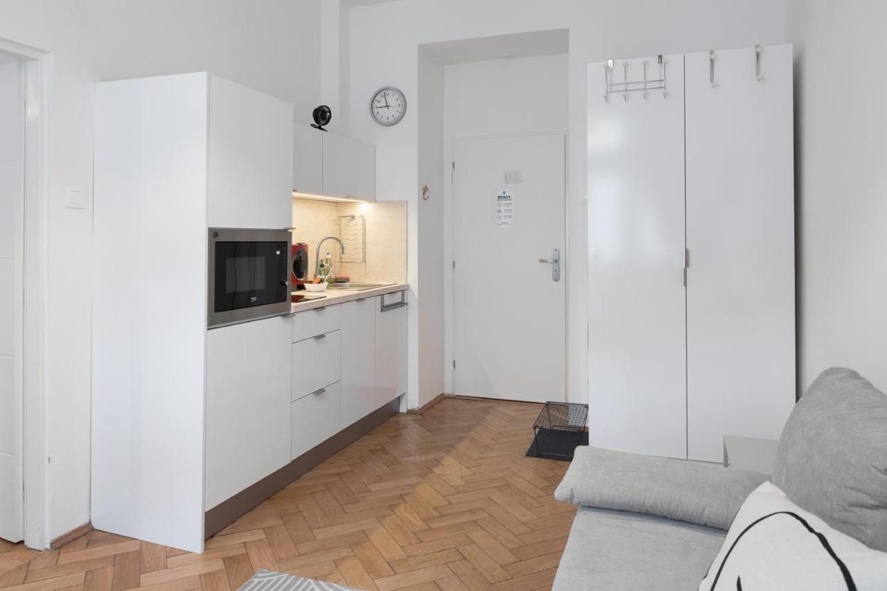 Skolska Junior Apartment Praga Zewnętrze zdjęcie